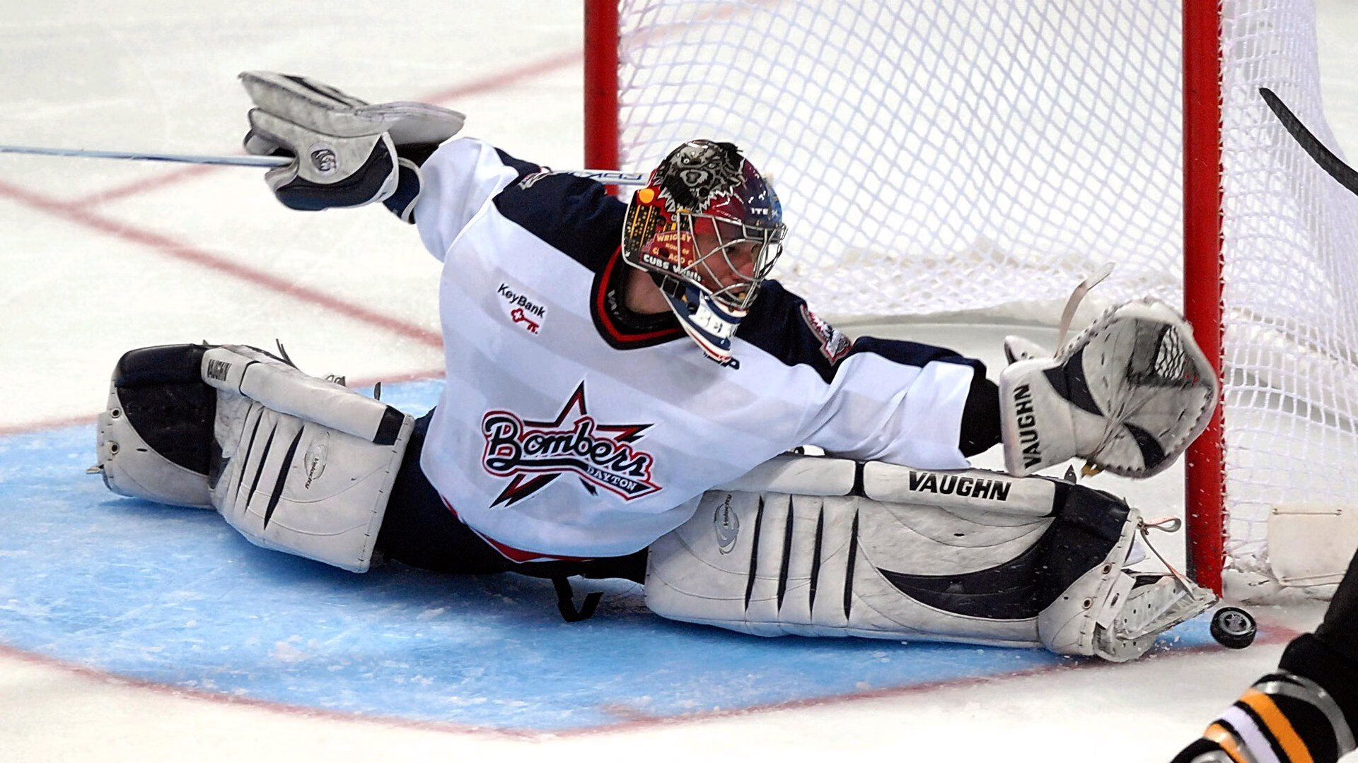 新西兰全黑队凭借无懈可击的球场控制力，战术执行完美，新西兰全黑队队员介绍